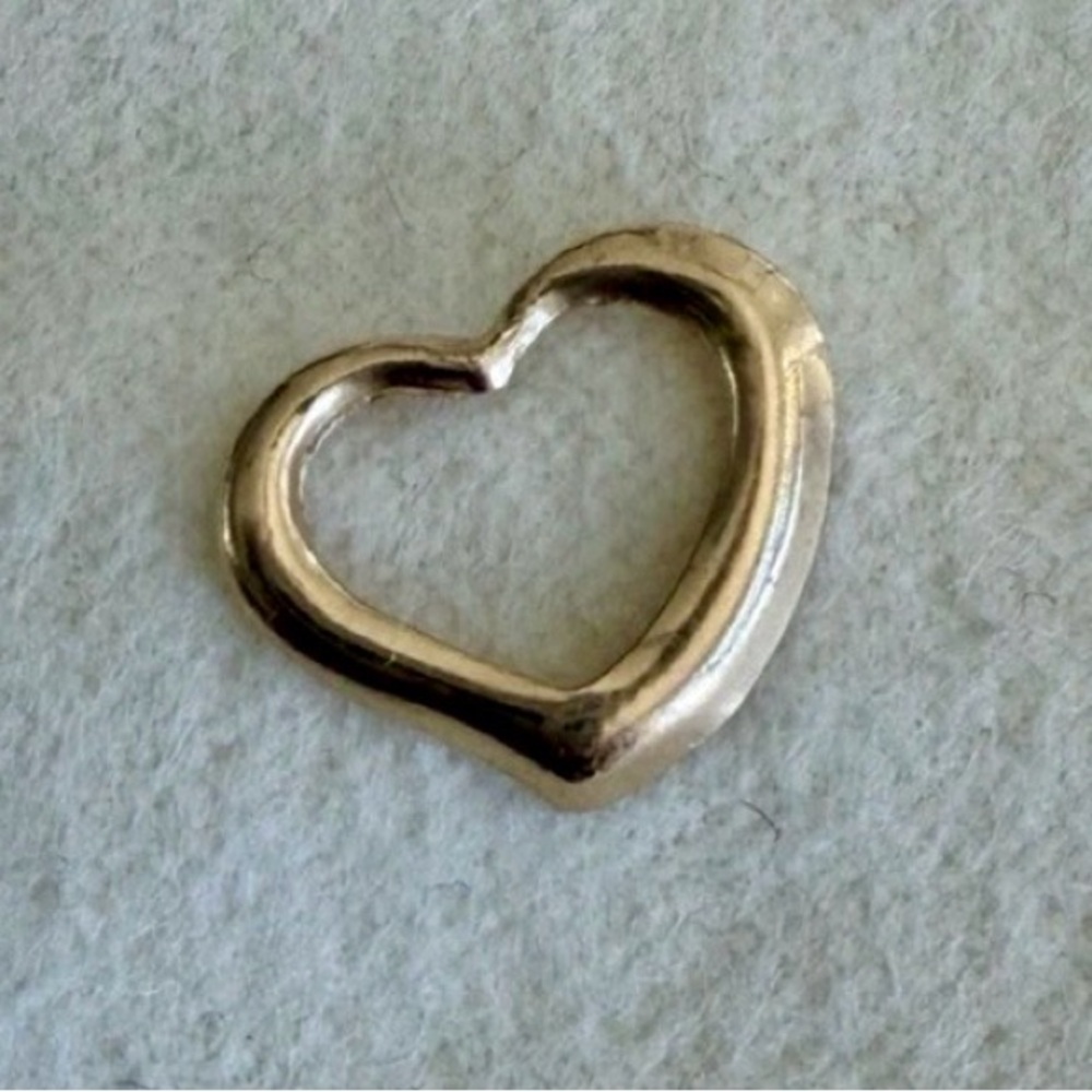 14K Yellow Gold Classic Polished Fine Jewelry Heart Shaped Pendant - Picture 2 of 5